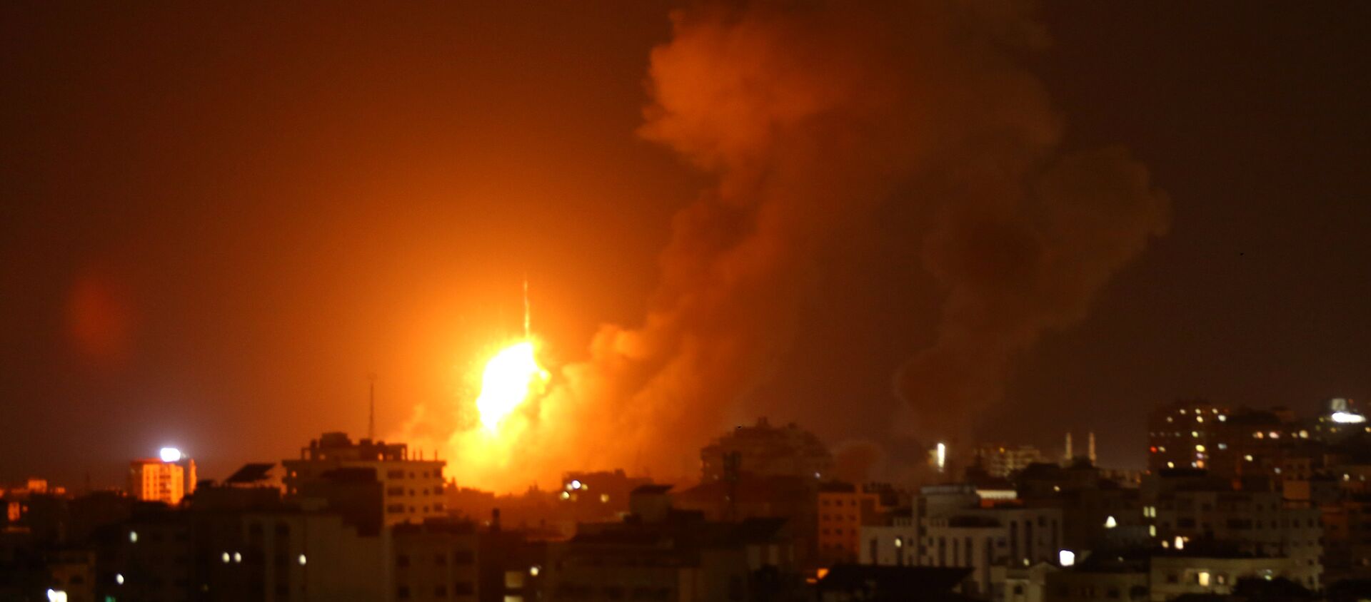 قصف الطيران الإسرائيلي على مواقع في غزة، قطاع غزة، فلسطين 9 أغسطس/ آب 2018 - سبوتنيك عربي, 1920, 21.08.2021