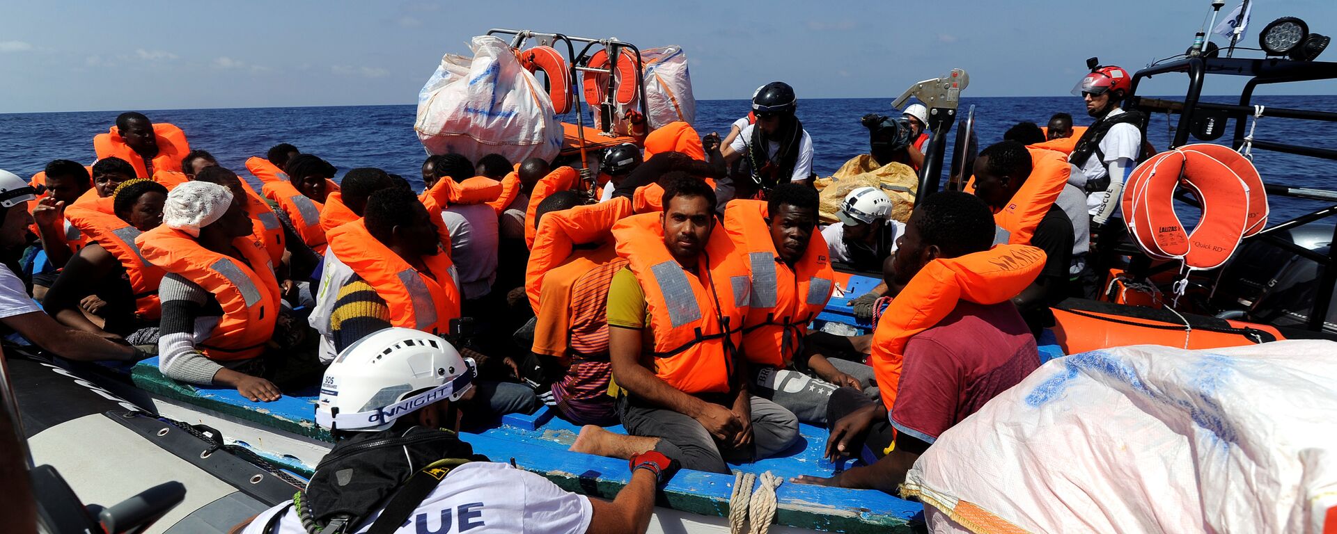 مهاجرين قبالة سواحل ليبيا، 10  أغسطس/ آب 2018 - سبوتنيك عربي, 1920, 27.08.2019