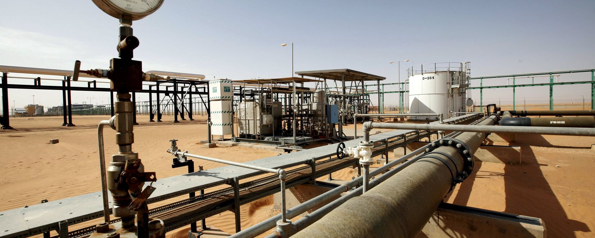 مشهد عام لحقل النفط الصحراء في ليبيا 3 ديسمبر/ كانون الأول 2014 - سبوتنيك عربي, 1920, 08.06.2020