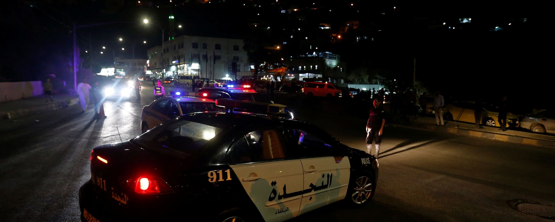 الأمن الأردني في مدينة السلط بعد عملية مداهمة لوكر إرهابيين مشتبهين في تنفيذ تفجير في الفحيص الأمن الأردني في مدينة السلط بعد عملية مداهمة لوكر إرهابيين مشتبهين في تنفيذ تفجير في الفحيص - سبوتنيك عربي, 1920, 13.09.2018