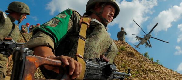 الفريق العسكري الروسي خلال مرحلة الماء المفتوح من مسابقة الألعاب العسكرية الدولية أرمي -2018 (الجيش - 2018) في مورمانسك الروسية الفريق العسكري الروسي خلال مرحلة الماء المفتوح من مسابقة الألعاب العسكرية الدولية أرمي -2018 (الجيش - 2018) في مورمانسك الروسية - سبوتنيك عربي