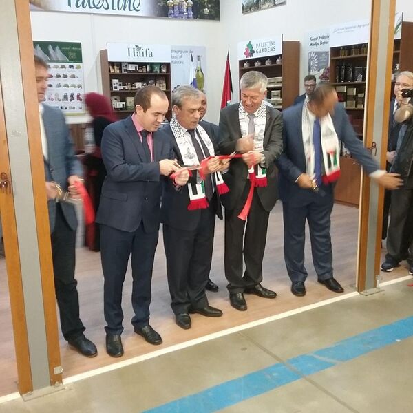 افتتاح أول جناح تجاري فلسطيني دائم في ضواحي موسكو - بحضور سفير دولة فلسطين إلى روسيا عبد الحفيظ نوفل - سبوتنيك عربي