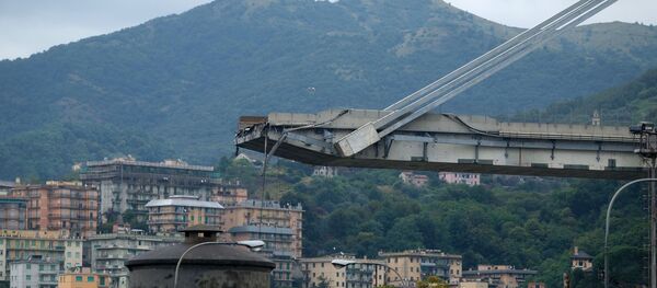 انهيار جسر في جنوة، إيطاليا 14 أغسطس/ آب 2018 - سبوتنيك عربي