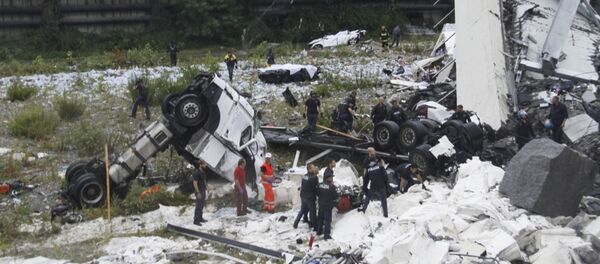 انهيار جسر في جنوة، إيطاليا 14 أغسطس/ آب 2018 - سبوتنيك عربي