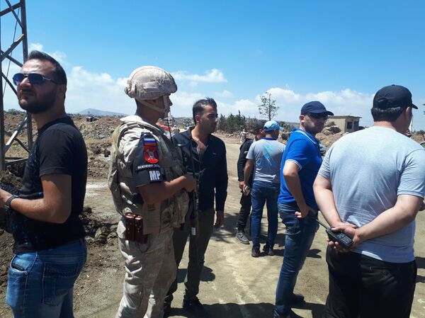 وفود إعلامية روسية وأجنبية تزور القنيطرة برفقة الشرطة العسكرية الروسية - سبوتنيك عربي