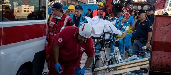 موقع انهيار جسر مورديني في جنوة، إيطاليا 14 أغسطس/ آب 2018 - سبوتنيك عربي