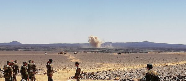 الجيش السوري يقتحم جيب داعش الأخير ببادية السويداء.. والتنظيم قيد الانهيار - سبوتنيك عربي