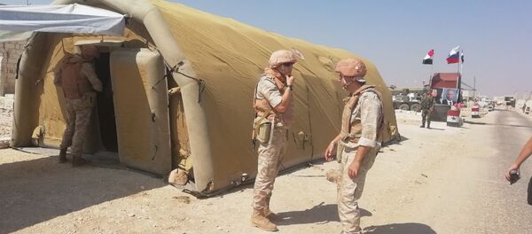 افتتاح معبر أبو الظهور شرق إدلب في سوريا وبدء تدفق المدنيين من مناطق النصرة الإرهابي إلى مناطق سيطرة الحكومة السورية افتتاح معبر أبو الظهور شرق إدلب في سوريا وبدء تدفق المدنيين من مناطق النصرة الإرهابي إلى مناطق سيطرة الحكومة السورية - سبوتنيك عربي