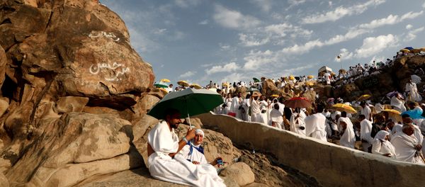 حجاج يتوافدون إلى جبل عرفة لأداء الركن الأعظم من الحج الوقوف بعرفة، السعودية 20 أغسطس/ آب 2018 حجاج يتوافدون إلى جبل عرفة لأداء الركن الأعظم من الحج الوقوف بعرفة، السعودية 20 أغسطس/ آب 2018 - سبوتنيك عربي