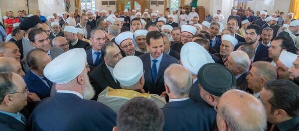 الرئيس السوري بعيد تاديته صلاة العيد في دمشق الرئيس السوري بعيد تاديته صلاة العيد في دمشق - سبوتنيك عربي