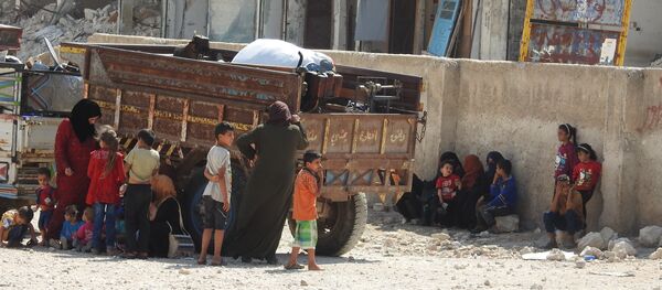 تزايد الوافدين عبر أبو الظهور...مدنيون: مسلحو إدلب منعونا منذ 8 أيام - سبوتنيك عربي