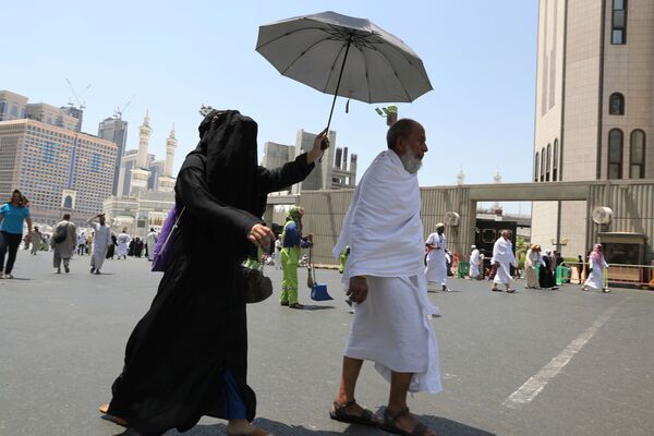 انتظره الملايين... ماذا وراء قرار إلغاء رسوم تكرار العمرة ولماذا تراجعت السعودية - سبوتنيك عربي