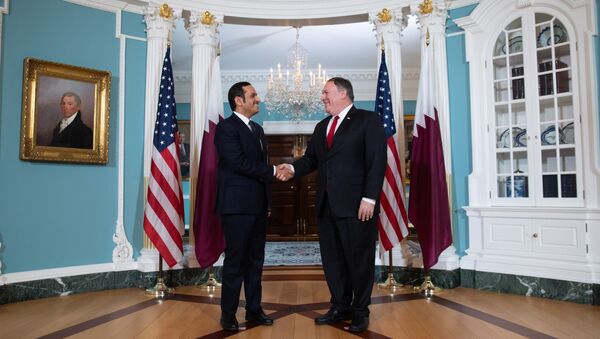 وزير الخارجية القطري محمد بن عبد الرحمن آل ثاني مع نظيره الأمريكي مايك بومبيو - سبوتنيك عربي