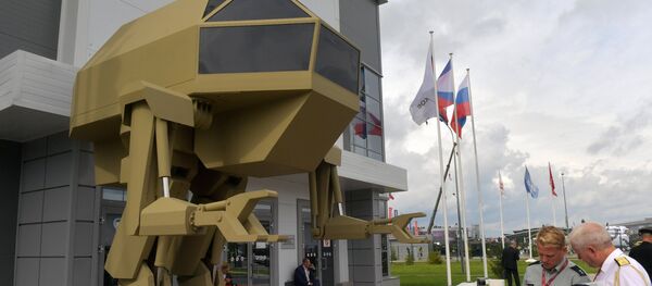 شركة كلاشينكوف تعرض الرجل الآلي إيغوريك - سبوتنيك عربي