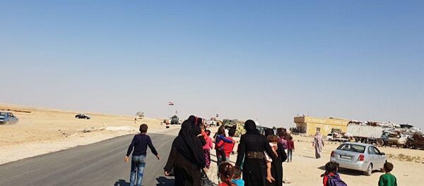 1000 مدني عبروا أبو الظهور من مناطق سيطرة النصرة - سبوتنيك عربي