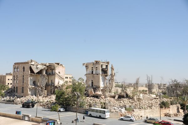 تحت أنقاض هذا المبنى يوجد نفق أراد الإرهابيون تفجيره في قلعة حلب. لقد فشلوا. - سبوتنيك عربي