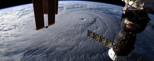 صورة لإعصار لاين في هاواي من على متن محطة الفضاء الدولية - التقطها رائد فضاء ريكي أرنولد، 22 أغسطس/ آب 2018 - سبوتنيك عربي