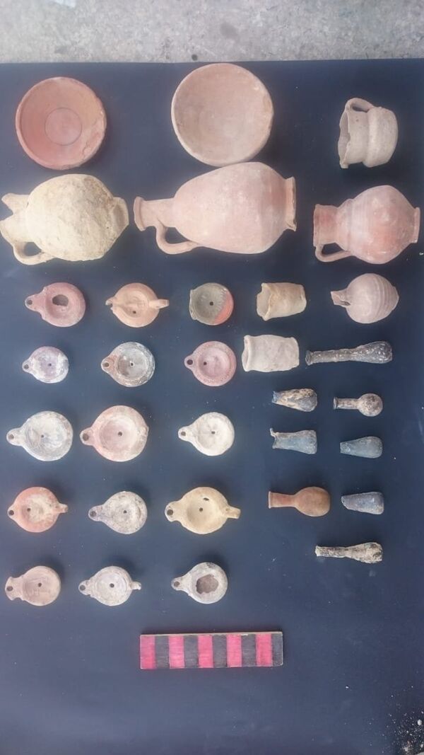 قطع دائرية من الفخار عليها زخارف - سبوتنيك عربي