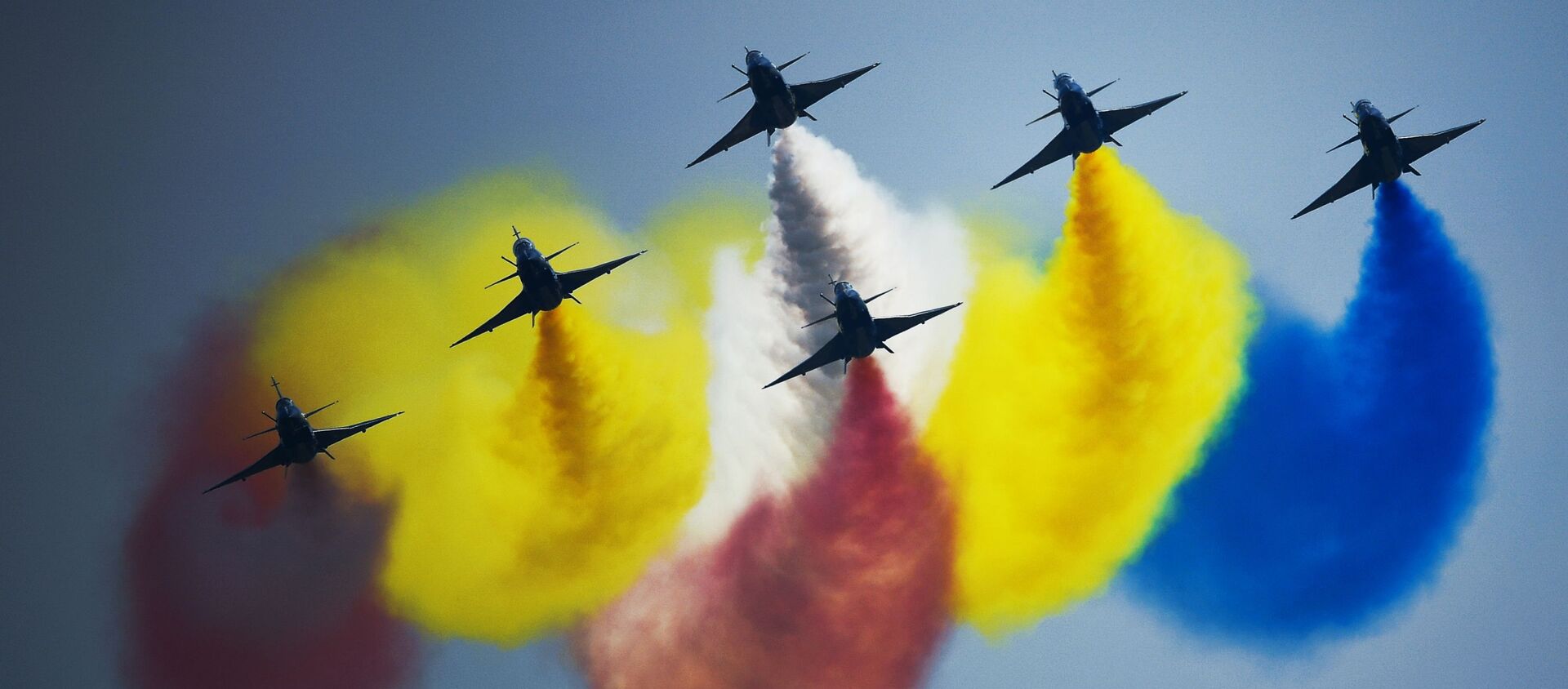  مقاتلات الجيل الرابع 6 xJ-10 متعددة الأغراض التابعة لفرقة الاستعراض الجوي الأول من أغسطس الصينية بعد عرض جوي في المنتدى التقني العسكري الدولي أرميا - 2018 (الجيش - 2018 في كوبينكا - سبوتنيك عربي, 1920, 22.04.2021