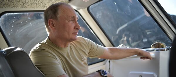 الرئيس الروسي فلاديمير بوتين خلال عطلته في جمهورةي تيفا، روسيا 26 أغسطس/ آب 2018 الرئيس الروسي فلاديمير بوتين خلال عطلته في جمهورةي تيفا، روسيا 26 أغسطس/ آب 2018 - سبوتنيك عربي