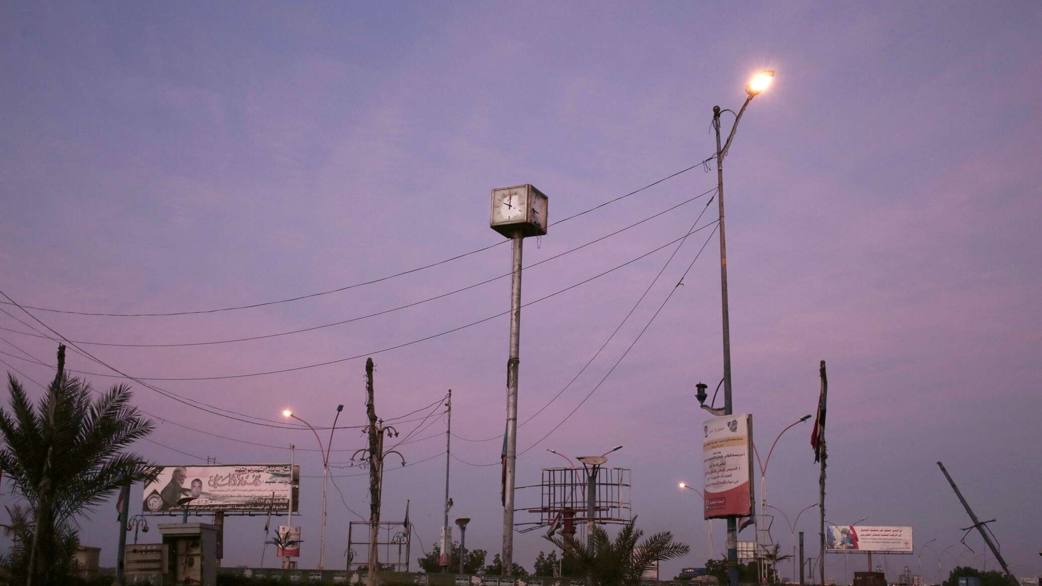 فريق عسكري سعودي إماراتي يصل إلى عدن.. والعليمي يكشف أسباب الزيارة