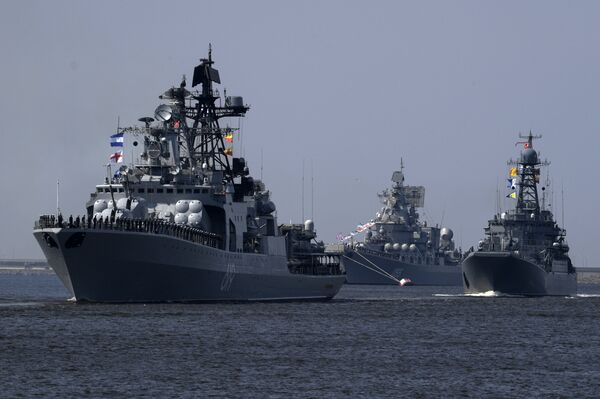 الطراد الروسي مارشال أوستينوف وسفينة سيفيرومورسك وسفينة الإنزال الكبية كوروليوف - سبوتنيك عربي