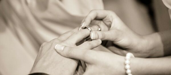 فنانة كويتية تزوجت 5 مرات تعلن عن خطوبتها بعد زواج دام شهر واحد - سبوتنيك عربي