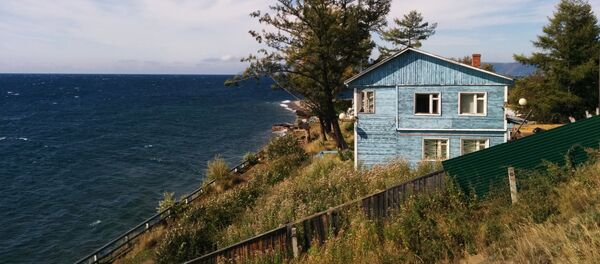 منزل بالقرب من بحيرة بايكال - سبوتنيك عربي