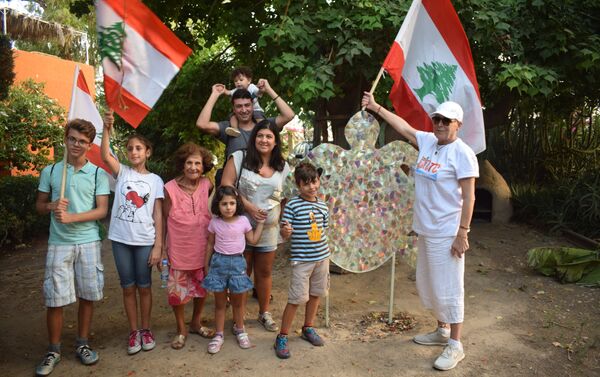 السلاحف الخضراء تنطلق نحو البحر من شاطئ المنصوري في لبنان - سبوتنيك عربي