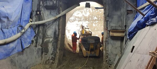 أعمال تنفيذ أنفاق قناة السويس - سبوتنيك عربي