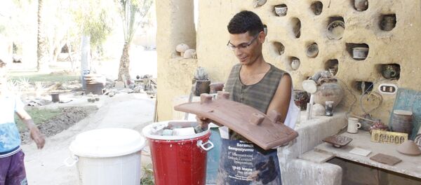 صناعة الخزف في قرية تونس المصرية - سبوتنيك عربي