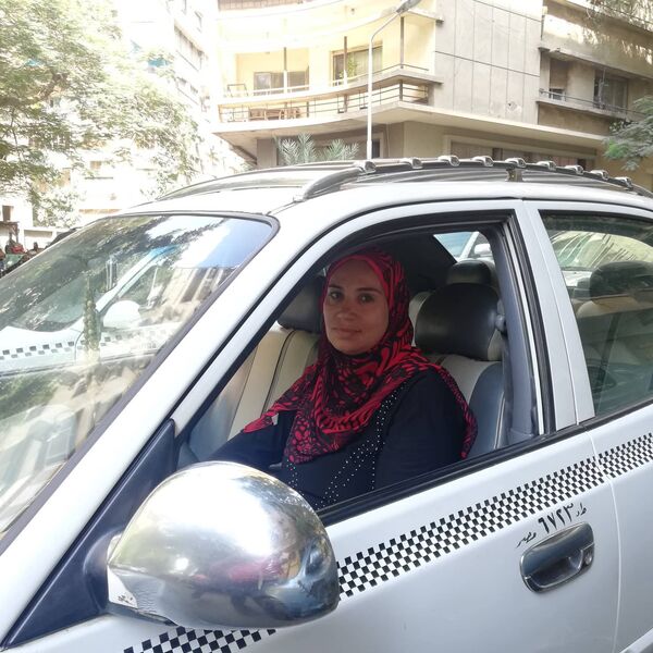 سائقة التاكسي المصرية شريفة عبد المنعم - سبوتنيك عربي