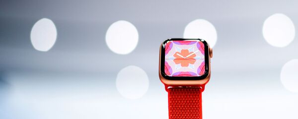 ساعة  آبل الجديدة Apple Watch Series 4  - سبوتنيك عربي