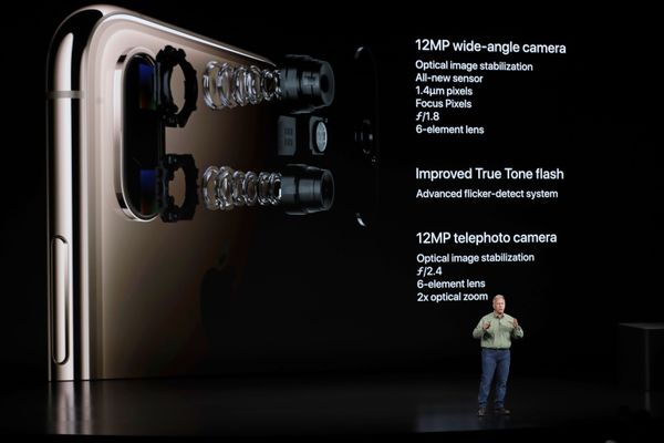 فيل شيلر ، نائب الرئيس الأول لأبل في قسم التسويق العالمي ، يتحدث عن كاميرا iPhone XS - سبوتنيك عربي