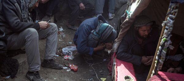 مدمنين مدمنين - سبوتنيك عربي