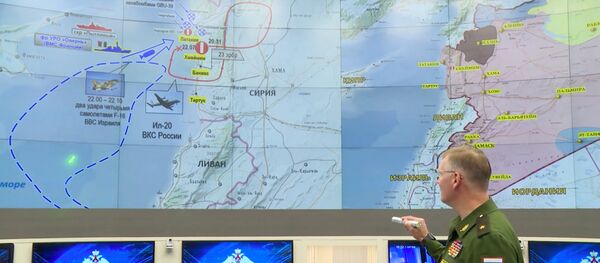 المتحدث الرسمي باسم وزارة الدفاع الروسية إيغور كوناشينكوف خلال مؤتمر صحفي توضيحي لاسقاط الطائرة الروسية إيل-20 في سوريا 18 سبتمبر/ أيلول 2018 - سبوتنيك عربي
