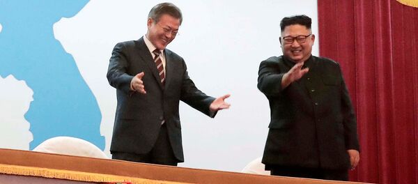 زيارة رئيس كوريا الجنوبية مون جاي-إن إلى كوريا الشمالية ولقاء زعيمها كيم جونغ أون في بيونغ يانغ، 19 سبتمبر/ أيلول 2018 - سبوتنيك عربي