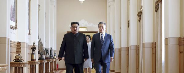 زيارة رئيس كوريا الجنوبية مون جاي-إن إلى كوريا الشمالية ولقاء زعيمها كيم جونغ أون في بيونغ يانغ، 19 سبتمبر/ أيلول 2018 زيارة رئيس كوريا الجنوبية مون جاي-إن إلى كوريا الشمالية ولقاء زعيمها كيم جونغ أون في بيونغ يانغ، 19 سبتمبر/ أيلول 2018 - سبوتنيك عربي