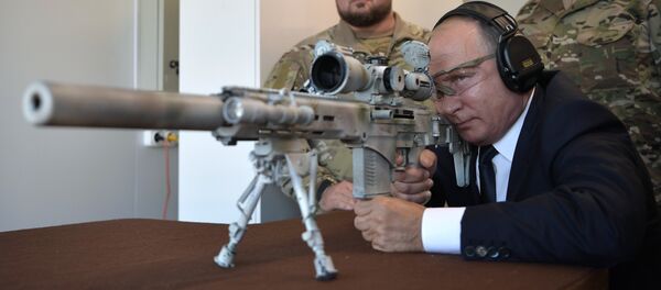 بوتين يطلق النار من قناصة ويصيب الهدف عدة مرات - سبوتنيك عربي