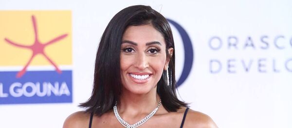 الممثلة المصرية دينا الشربيني في افتتاح مهرجان الجونة السينمائي الثاني، 20 سبتمبر/أيلول 2018 - سبوتنيك عربي