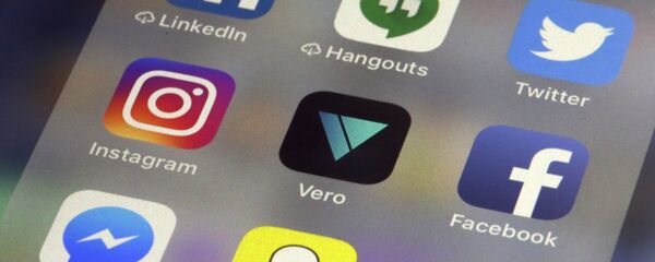 تطبيقات شبكات التواصل الاجتماعي: فيسبوك، تويتر، سناب تشات، اسنتغرام - سبوتنيك عربي