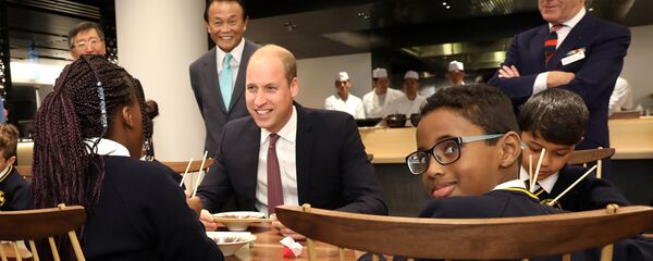 الامير وليام يجتمع مع اطفال مدرسة في بريطانيا - سبوتنيك عربي