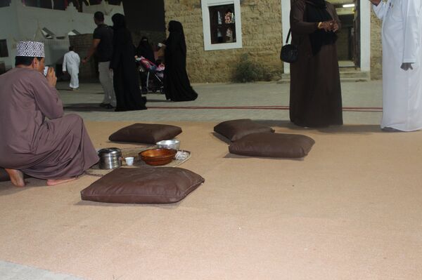 القهوة العمانية... الدلة والفنجان تراث عالمي القهوة العمانية... الدلة والفنجان تراث عالمي - سبوتنيك عربي