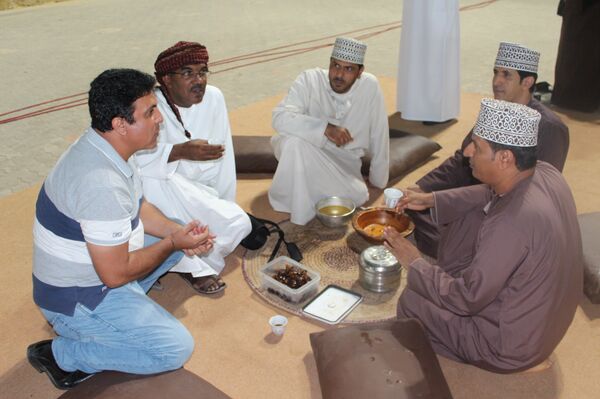 القهوة العمانية... الدلة والفنجان تراث عالمي القهوة العمانية... الدلة والفنجان تراث عالمي - سبوتنيك عربي