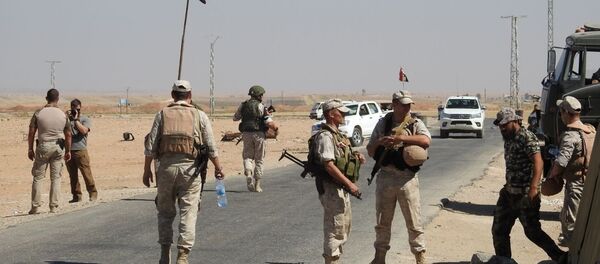 الصور الأولى للطرف الشرقي من معبر أبو الضهور في اللحظات الأولى لافتتاحه - سبوتنيك عربي