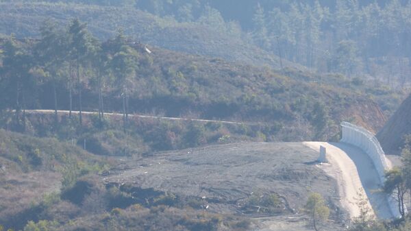 أمتار بين الجيش السوري والجندرما...قواعد عسكرية تركية على الأقرع - سبوتنيك عربي