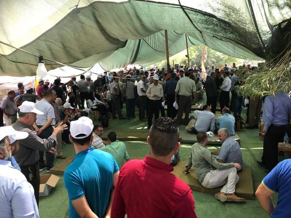 اعتصام الأهالي والمتضامنين الفلسطينيين في قرية الخان الأحمر - سبوتنيك عربي