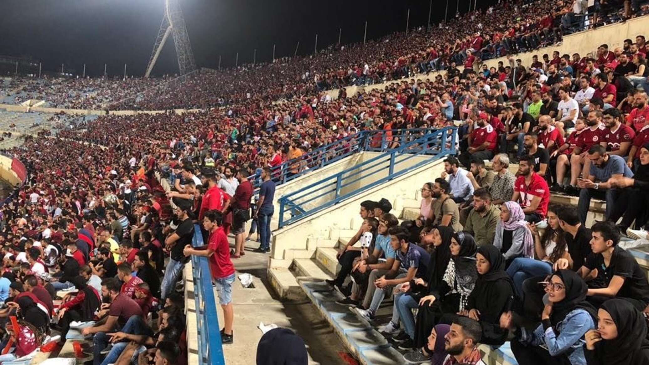 "الأهلي" يتعادل مع "الجيش الملكي" المغربي سلبيا ويتصدر مجموعته في دوري أبطال إفريقيا