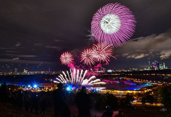 مراسم اختتام مهرجاء دائرة الضوء في موسكو - سبوتنيك عربي