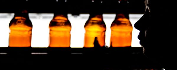 زجاجات كحول - سبوتنيك عربي